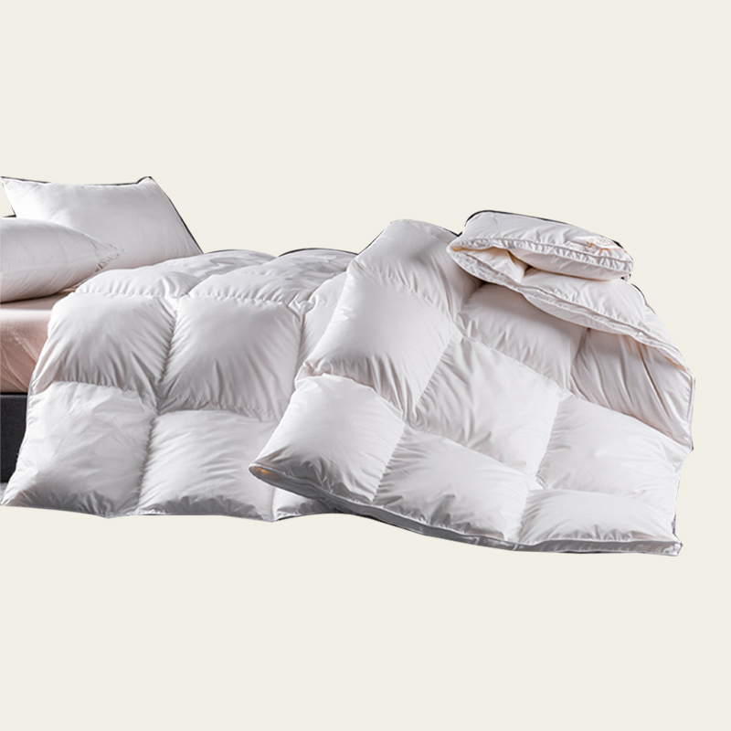 Matlasat alb de pene de gâscă alb